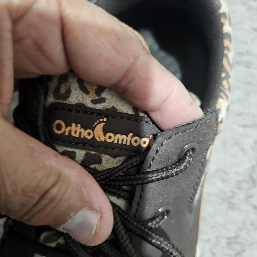 Ortho Comfoot orthopedic sneakers